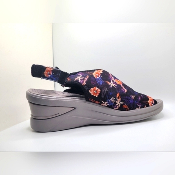 Bzees 10W Women's Viva Sandal Floral Wedge Heel Slip On Casual Comfy Summer - Picture 8 of 14